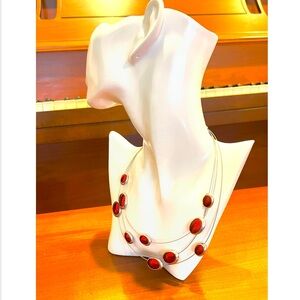 🎁Italian-made: silver coloured strings*silver molded metallic red oblong shapes